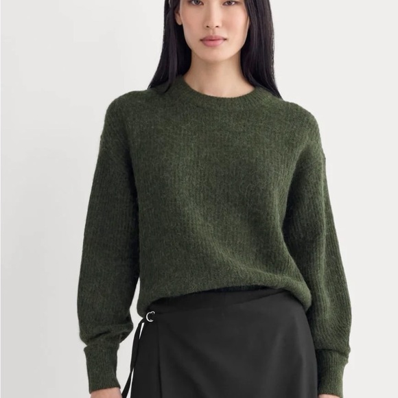 Everlane Sweaters - Everlane Cocoon Crew Alpaca Women’s Forest Green Sweater